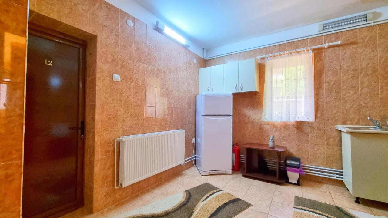 מלון בוסטאני Casa Cu Brazi מראה חיצוני תמונה